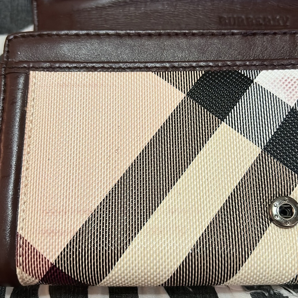 BURBERRY | Nova Check Studded Wallet - Picture 3 of 12